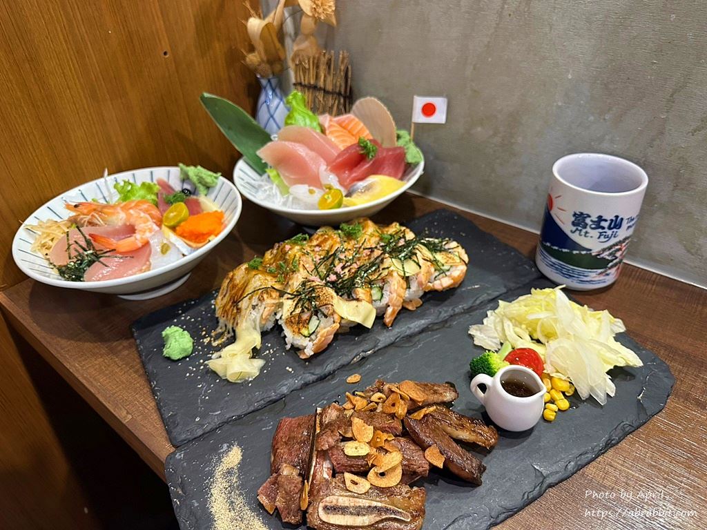 逢甲必吃的拾飯日式料理-丼飯壽司刺身，味增湯麥茶喝到飽