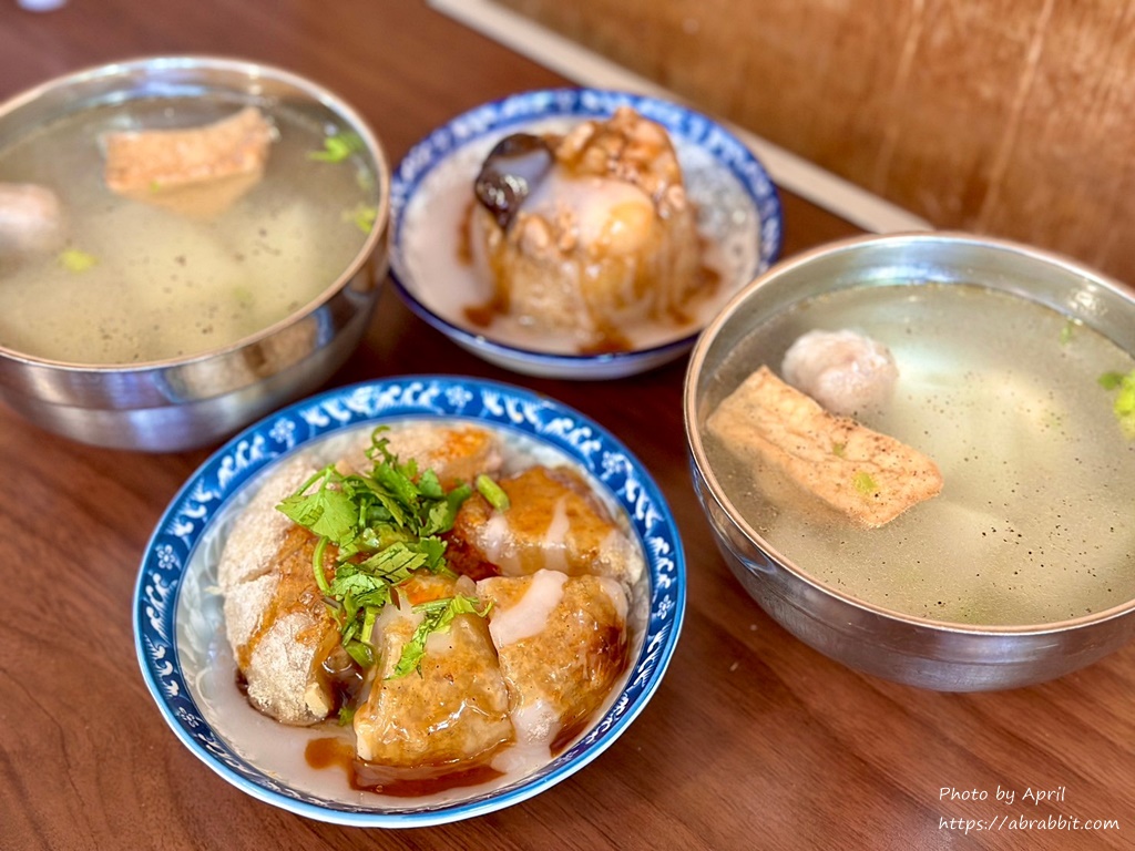 古早味阿嬤手工肉圓-脆皮肉圓 用餐時間人潮爆滿