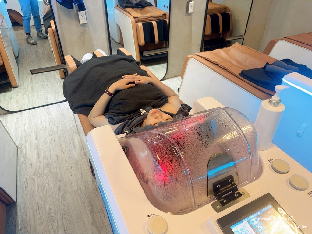 AI科技洗头Go台中一中店-体验一下智慧科技结合美发，带来全新头皮护理感受