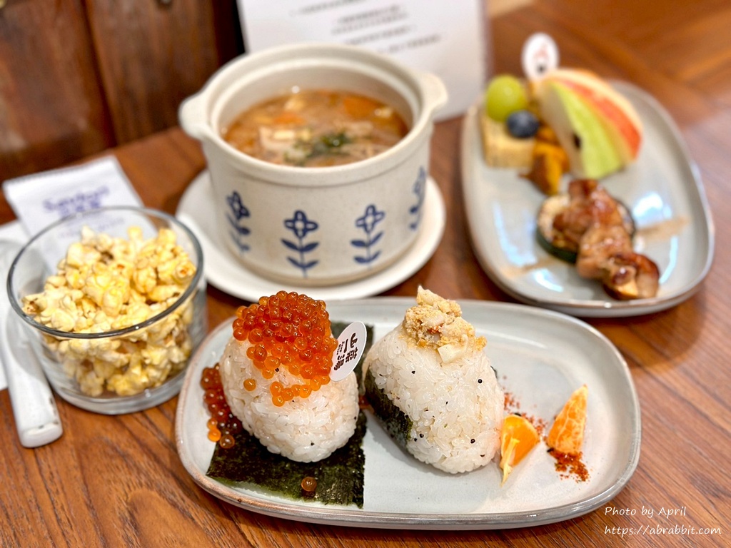 台中早午餐推荐-山菜一汤手作饭团专门店，在钟表行里品尝道地日式饭团