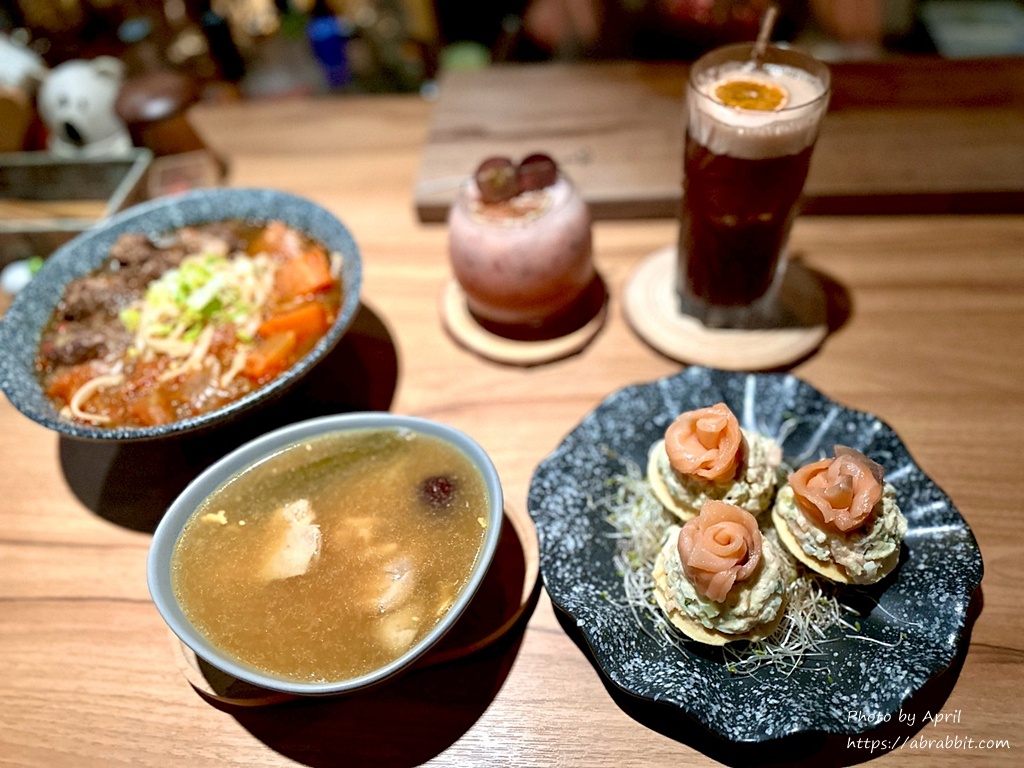 到港HAVEN餐酒館-外觀超低調，剝皮辣椒雞湯超好喝！