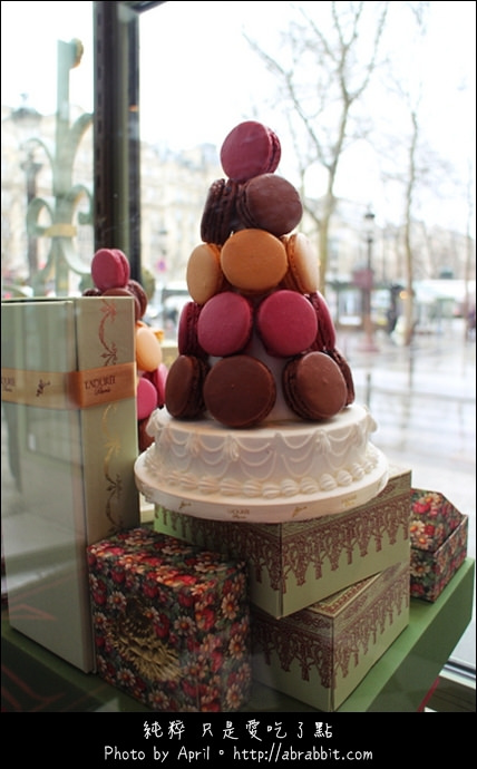 法国巴黎初体验-LADUREE餐厅，来法国必吃：少女的酥胸-马卡龙macaron