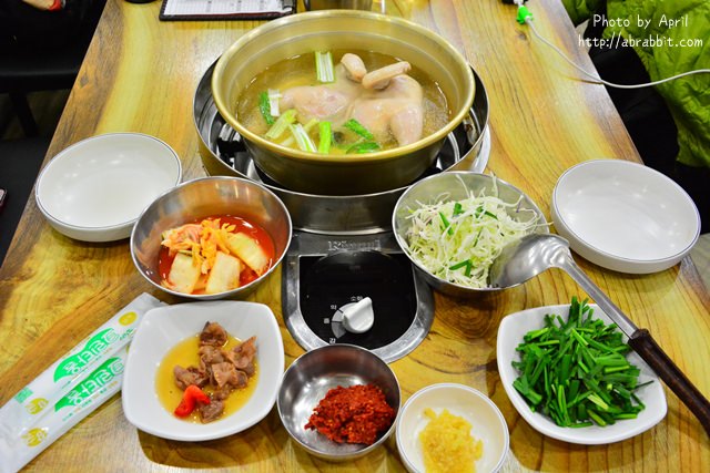 韓國首爾美食|孔陵一隻雞공릉닭한마리–韓國首爾必吃美食之一，近地鐵鐘路五街站、東大門站